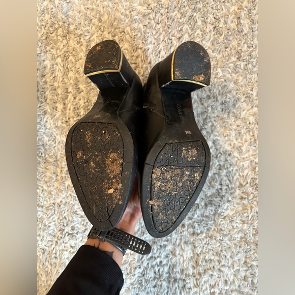 Calvin Klein black and gold pointed toe leather boots size 8.5 - Picture 4 of 4